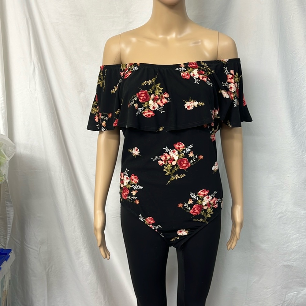 Women’s XL bodysuit. Off the shoulders, or on your choice. By orange kiss.